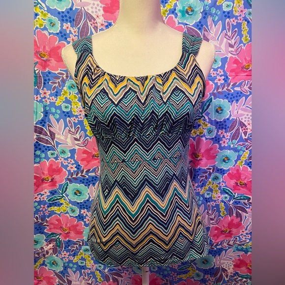 💕3 for $20 💕 Zigzag pattern blouse - Picture 1 of 5
